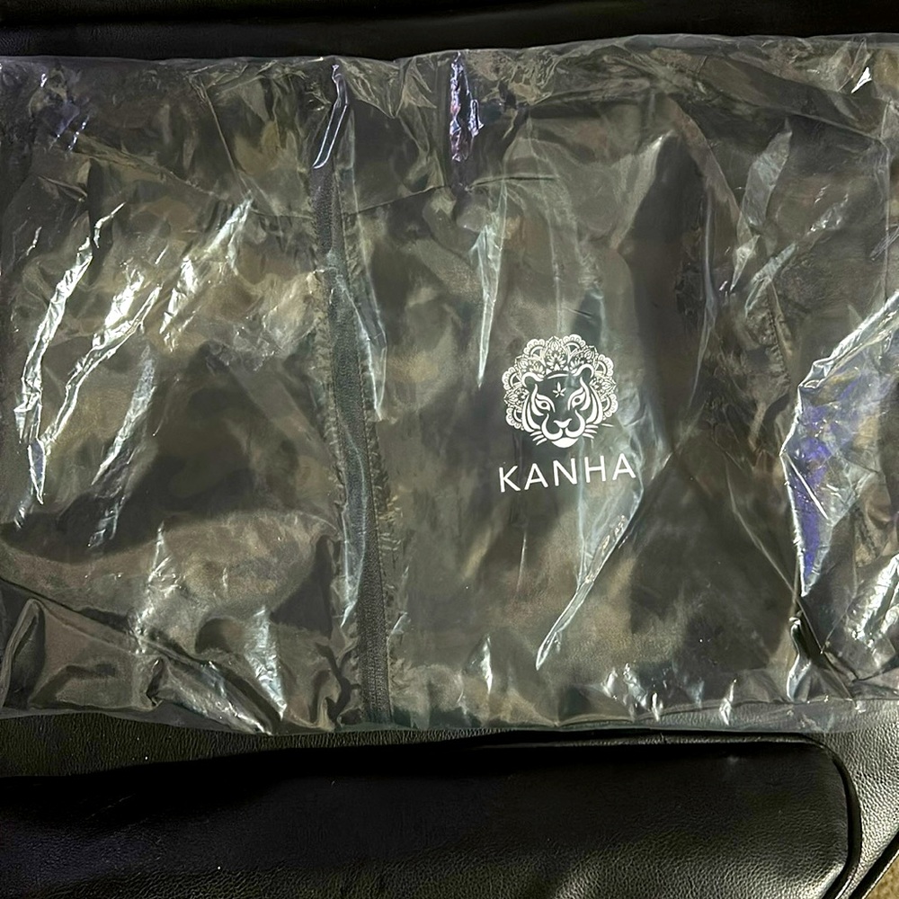 KANHA CAMO WIND BREAKER SIZE LARGE